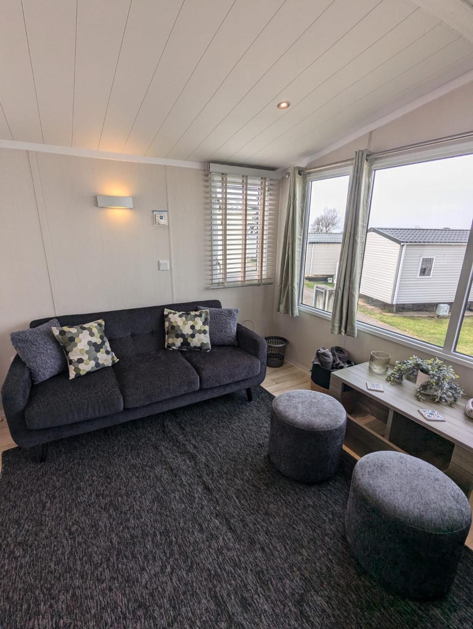 Beautifully Presented Dog Friendly Caravan On Very Popular Littlesea Holiday Haven Park Weymouth Wyke Regis Kültér fotó