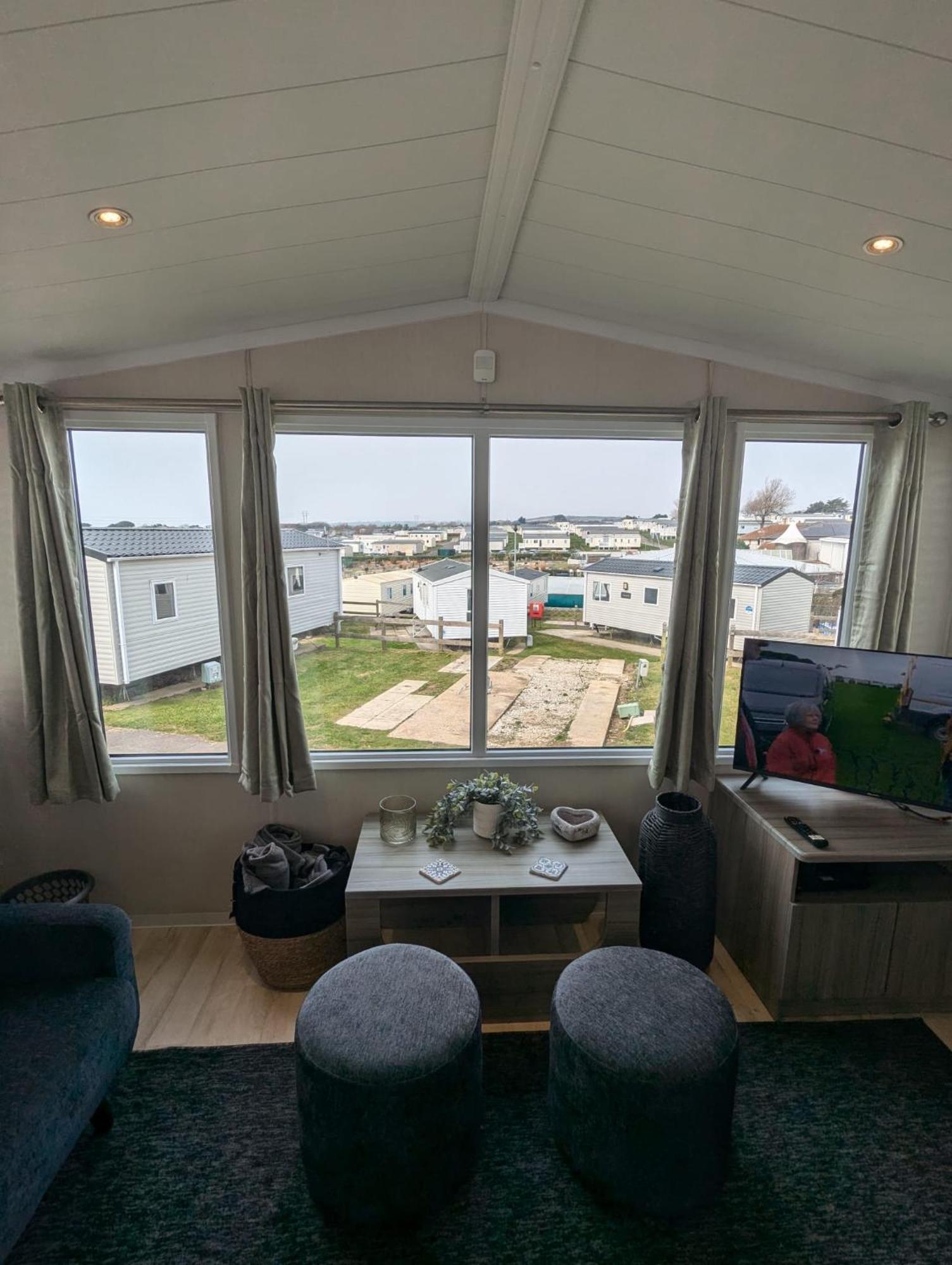 Beautifully Presented Dog Friendly Caravan On Very Popular Littlesea Holiday Haven Park Weymouth Wyke Regis Kültér fotó